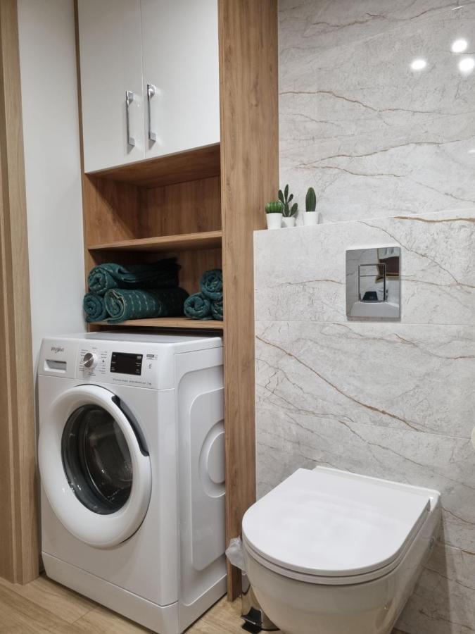Apartament Sloneczny -Sciegiennego Kielce Bagian luar foto